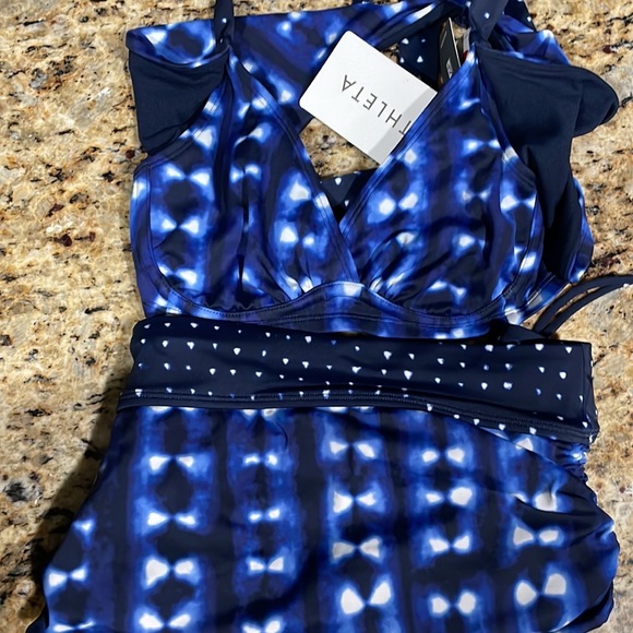 Athleta swimsuit bikini size 34B/C cup and bikin bottom size small. NWT - Picture 1 of 10